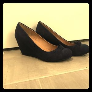 Navy blue wedge shoes